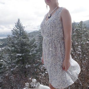 Beautiful Spring & Summer  Dress By RW & CO Size Small